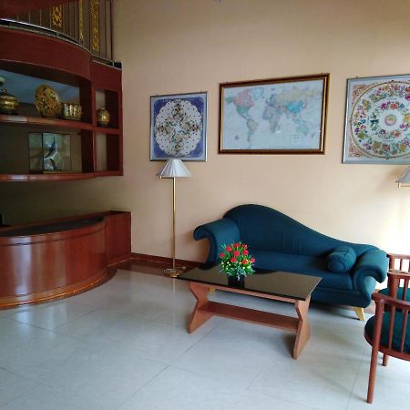 ซารา โฮเต็ล Hotel ลาบวน ภายนอก รูปภาพ