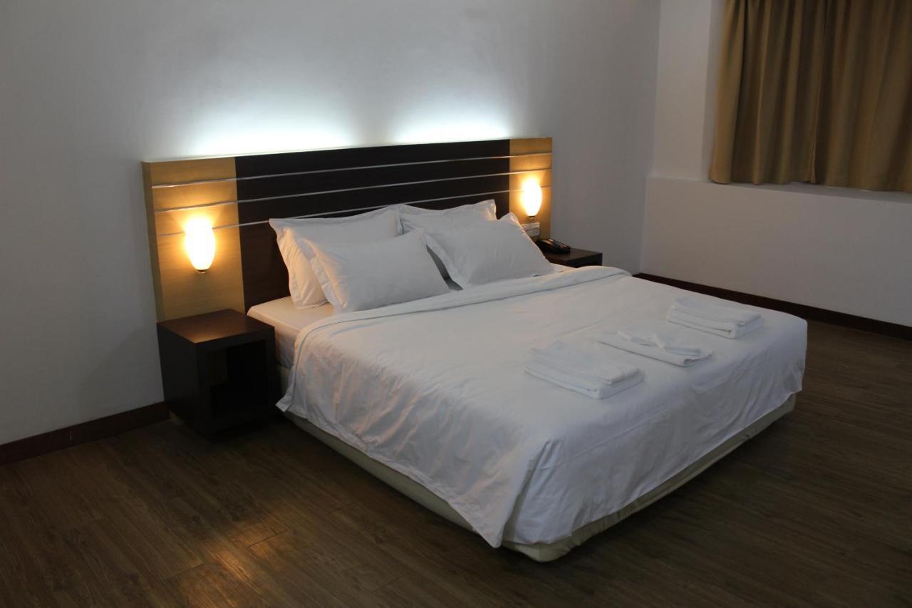 ซารา โฮเต็ล Hotel ลาบวน ภายนอก รูปภาพ