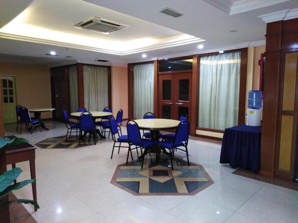 ซารา โฮเต็ล Hotel ลาบวน ภายนอก รูปภาพ