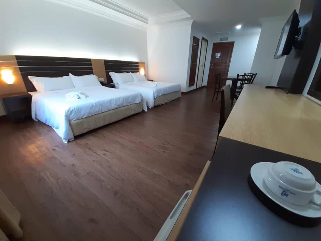 ซารา โฮเต็ล Hotel ลาบวน ภายนอก รูปภาพ