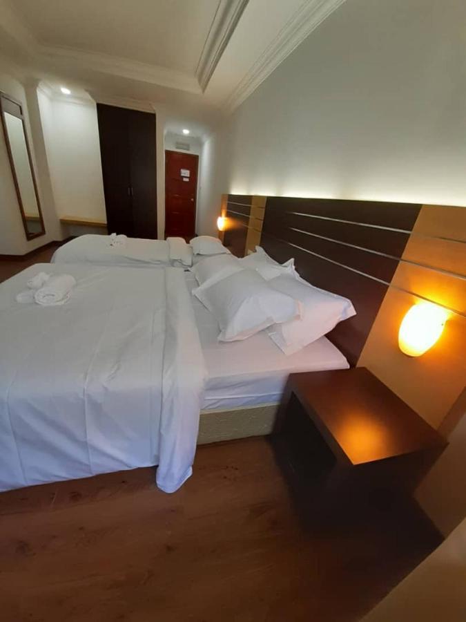 ซารา โฮเต็ล Hotel ลาบวน ภายนอก รูปภาพ
