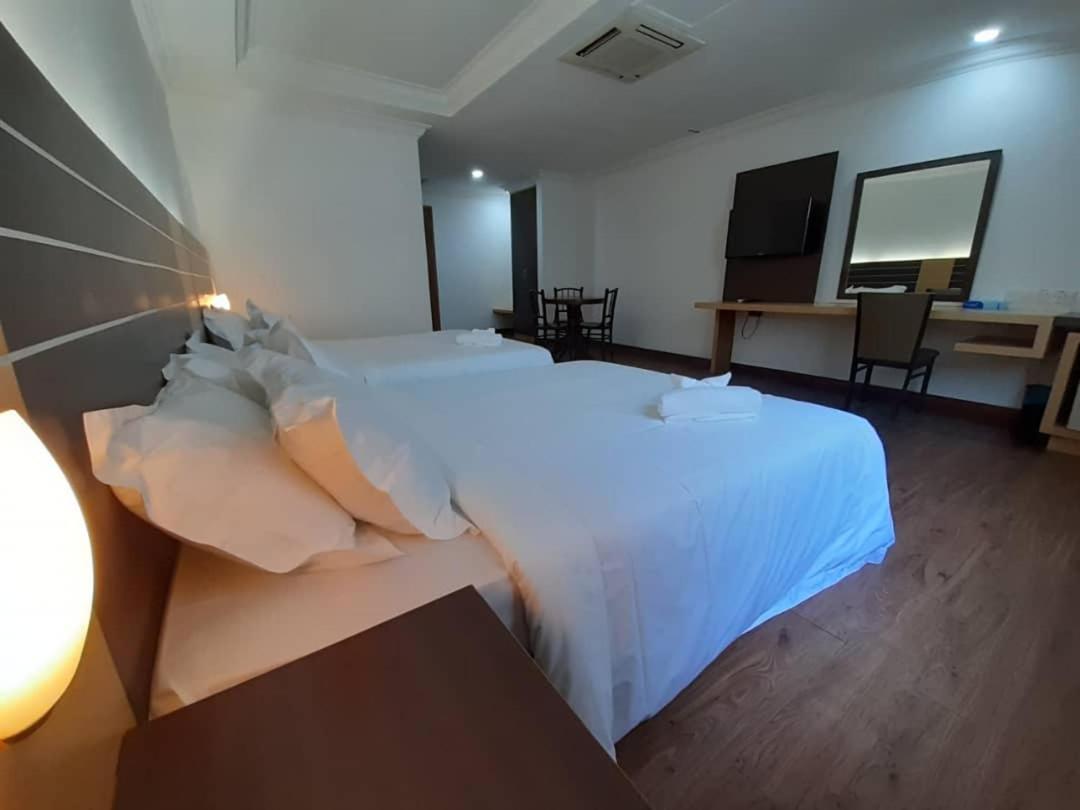 ซารา โฮเต็ล Hotel ลาบวน ภายนอก รูปภาพ
