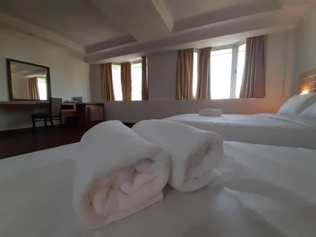 ซารา โฮเต็ล Hotel ลาบวน ภายนอก รูปภาพ