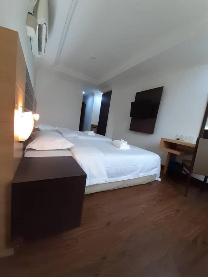 ซารา โฮเต็ล Hotel ลาบวน ภายนอก รูปภาพ